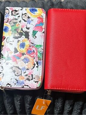 4 Variety Of Full Size Wallets